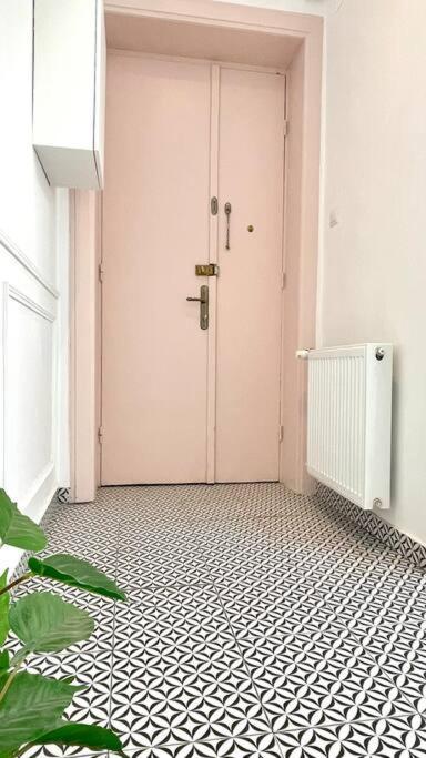 The General'S Apt Bucharest Luaran gambar